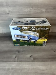 Revel 1/24 Ford Bronco (1966 – 1970 Style) 85-4420 2031 Toy Model NEW