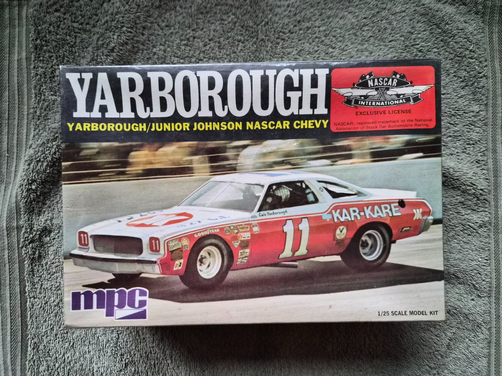 ORIGINAL VINTAGE MPC YARBOROUGH NASCAR CHEVY LAGUNA KIT 1-1709 Sealed
