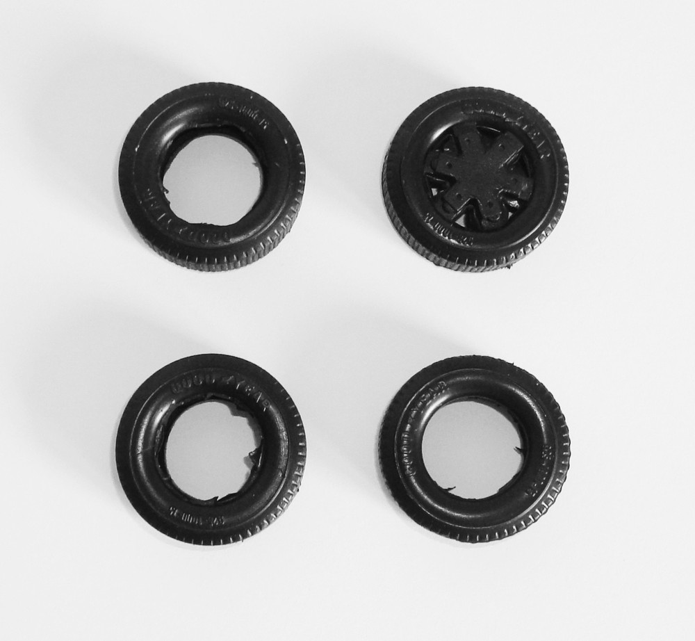 MPC Goodyear 9.25-10.00-15 tires 1/25