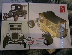 NIB AMT 1925 T Fruit Wagon 1:25 Scale Two In One Model Kit 869/12