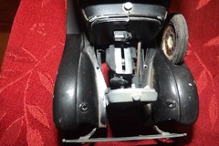 HUBLEY FORD 4 DOOR SEDAN 2 METAL MODEL KIT HOT ROD PARTS REPAIR 1:20 JUNKYARD