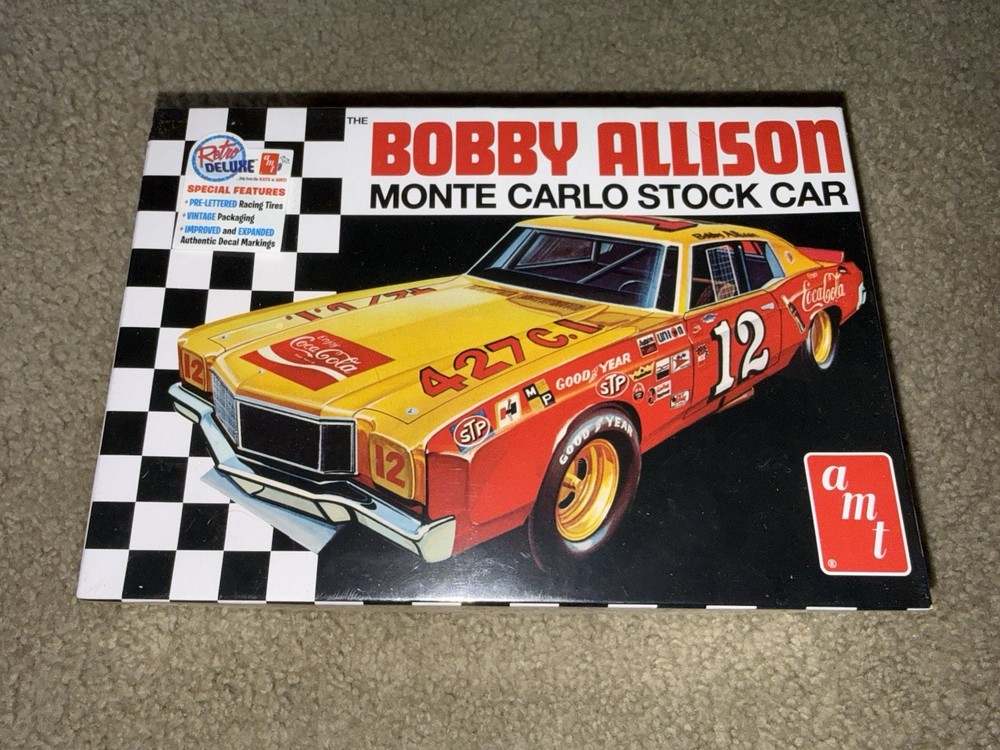 AMT MODEL KIT-1/25 RETRO DELUXE BOBBY ALLISON MONTE CARLO STOCK CAR #1064 SEALED