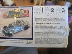 REVELL MONOGRAM 1995 #24 JEFF GORDON DUPONT MONTE CARLO 1/24 CAR sealed 85-2476
