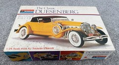 Monogram 8201 1/24 scale 1934 Duesenberg SJ Torpedo-Phaeton model kit 1972 vtg