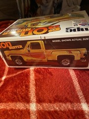 SKILL 2 MODEL KIT 1981 CHEVROLET 4X4 PICKUP TRUCK “SOD BUSTER” 1/25 MPC MPC972