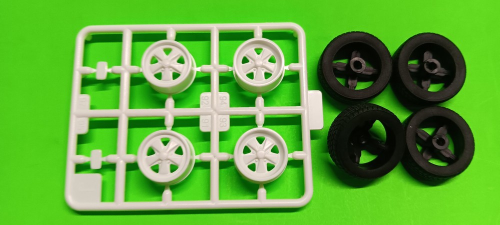 1/24 1984 Porsche 911 Carrera 3.2 Coupe Fuchs Rims Wheels Rubber Tire Staggered