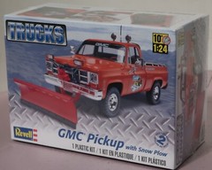 4×4 GMC Pickup Truck snow plow Model kit made in 2012 NOS 1:24 Sealed- PERFECT!