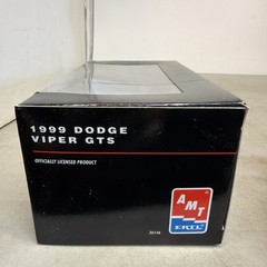 New In Box AMT/ERTL 199 Dodge Viper GTS 1:24 Scale Model Car