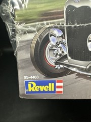 1929 29 FORD Model A Roadster REVELL 1/25 Scale 2 in 1 Plastic Kit Lvl 5 Sealed