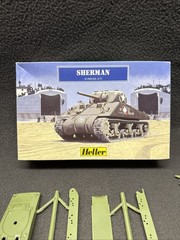 Heller 79883 Sherman M4 WWII Allied Forces Tan 1:72 Scale Model Kit New Military