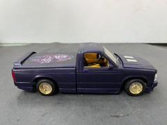 C16 Chevy S-10 Pickup Truck Lowrider built Vintage Car model 1/25 McM.