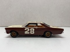 VINTAGE AMT 1/25 SCALE JUNKYARD 1966 GALAXIE NASCAR JUNKYARD BUILT MODEL KIT