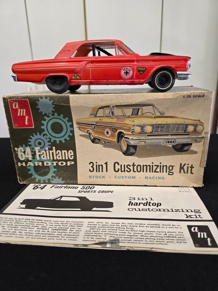 AMT 5164 1964 Ford Fairlane Hardtop Vintage Car Model KIT 1/25 DRAG STRIP RACING