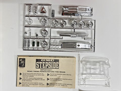 AMT 1972 GMC STEPSIDE PICKUP MODEL TRUCK 1:25 Model #T409 *Read*