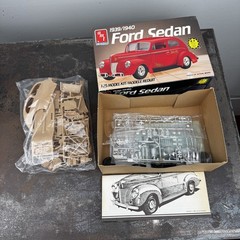 AMT 1939 / 1940 FORD SEDAN 3 in 1 Model Kit #6522 Complete 1:25 Scale