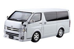 AOSHIMA The Model Car Toyota TRH200V Hiace Super GL 10 1/24