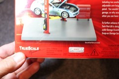 Snap on Garage Series Twin Post Lift TSM 08001- 1/43 Scale
