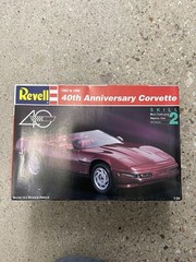 Revell 40th Anniversary ‘93 Corvette 1/24 Scale Model Kit Sealed Bags See Images