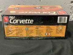 AMT ERTL 1962 Chevrolet Corvette 3n’1 Model Kit# 6521 NEW