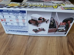 Revell Amigo Pack Ford T-Bucket Rat Rod 1:25 Scale Model Kit 85-6689