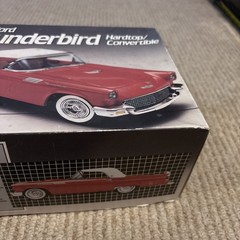 AMT ERTL 1957 Ford Thunderbird 1/25 Scale Plastic Model Kit 1989 Open Box