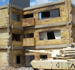 Dioramas Plus DP12 3 Story Apartment 1/35 + $25 60 pc detail set n/c!