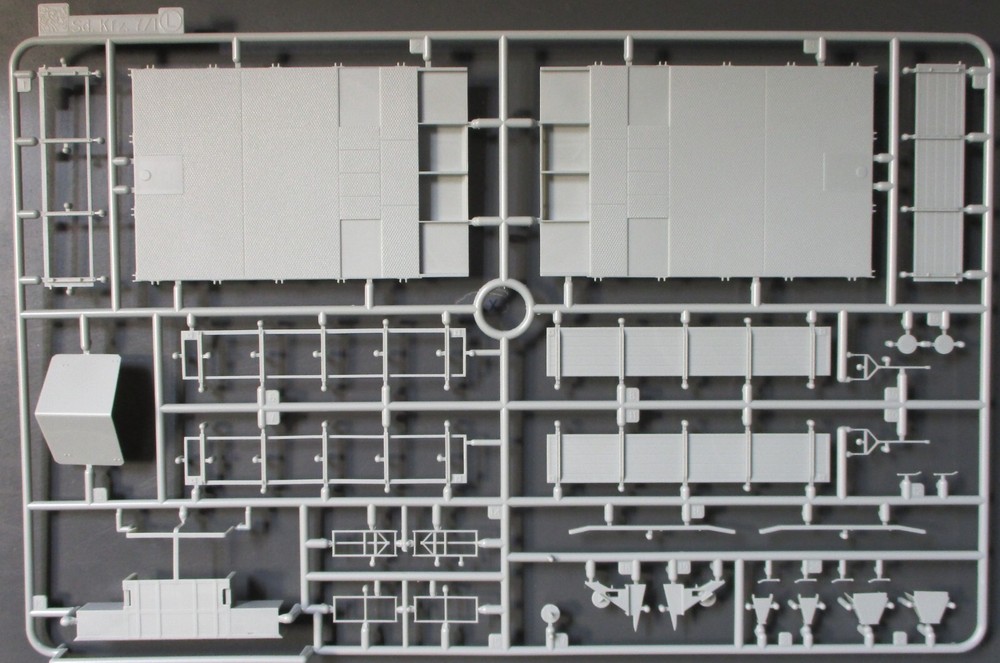 Dragon 1/35th Scale 3.7cm Flak 43 Sd Kfz 7/2 Parts Tree L from Kit No. 6553