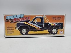 Ground Shaker Chevrolet 4×4 Off Road Pickup 1/25 Model Kit 1-0444 Sealed Bags