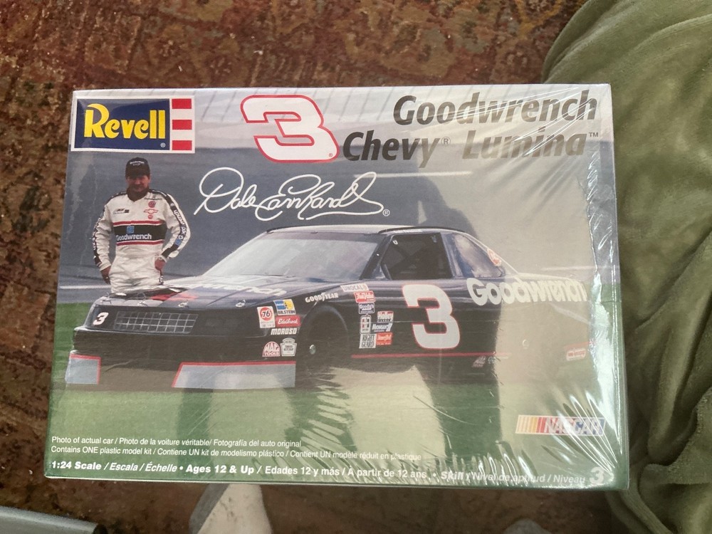 REVELL DALE EARNHARDT #3 GOODWRENCH CHEVY LUMINA NASCAR STOCK CAR MODEL KIT 1:24