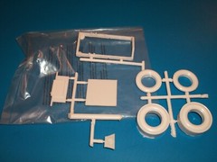 1:25 Scale Hurst “Hemi Under Glass” Barracuda R/E Wheel Stander Drag Car