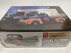Amt 1950 Chevrolet 3100 Pickup Stock or Union 76 Service Truck Model Sealed