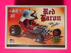 TOM DANIELS RED BARON HOT ROD SHOW CAR MODEL KIT ATLANTIS 1/24 SCALE NEW SEALED!