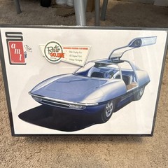 AMT Piranha Super Spy Car 1/25 Scale Retro Kit Opening Gull Wing Doors Rockets