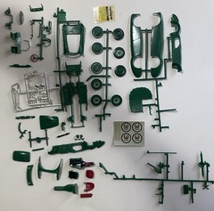 Vintage Revell Austin-Healey Competition Racer H-1244 Model Kit Unbuilt w/ Box