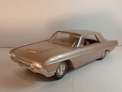 RARE 1963 Ford Thunderbird Dealer Promo 1:24 Plastic Car Bronze