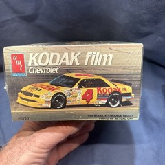 AMT ERTL #4 ERNIE IRVAN Kodak Film Chevrolet 1/25 NASCAR Model Kit New Sealed
