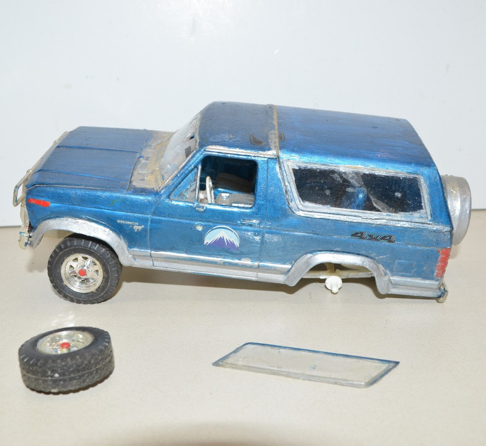 1980 FORD BRONCO Junkyard Model Parts Lot 1/25 Custom Fodder Built Up