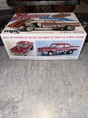 SKILL 2 MODEL KIT 1957 CHEVROLET GASSER FLIP NOSE “SPIRIT OF 57” 1/25 MPC MPC904