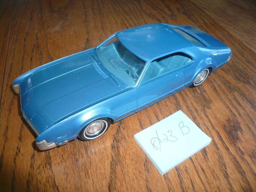 VINTAGE 1967 OLDSMOBILE TORONADO DEALER PROMO CAR 8/23 B LT BLUE/AQUA