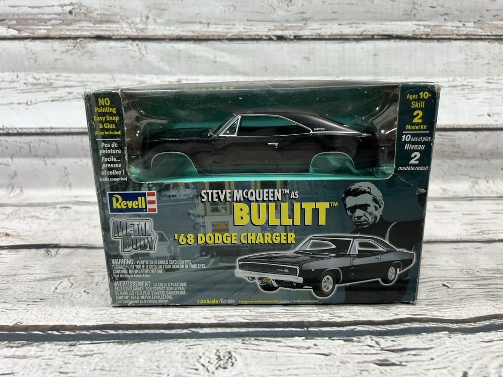 Steve McQueen as Bullitt ’68 Dodge Charger Revell Metal Body New Damaged Box