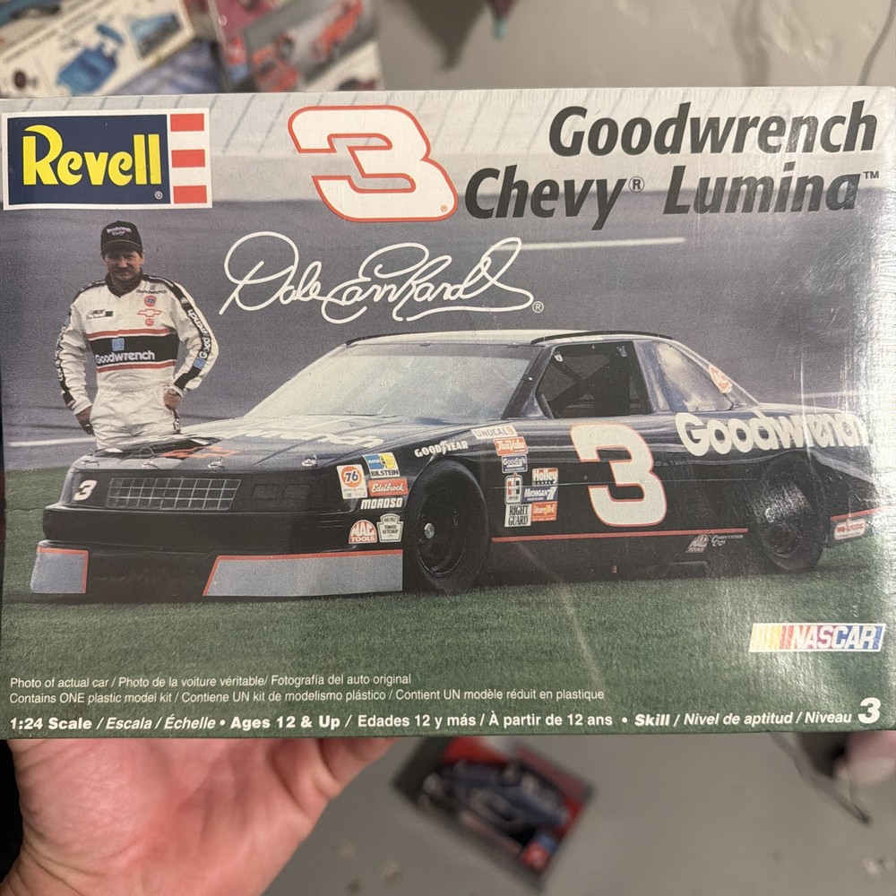 REVELL DALE EARNHARDT #3 GOODWRENCH CHEVY LUMINA NASCAR STOCK CAR MODEL KIT 1:24