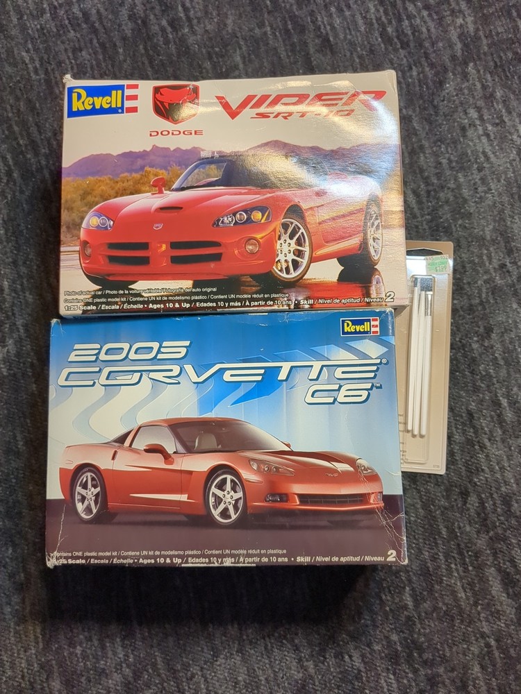 Revel Model Car Kit Lot Of 2 Dodge Viper SRT-10 2005 Corvette C6 Open Box