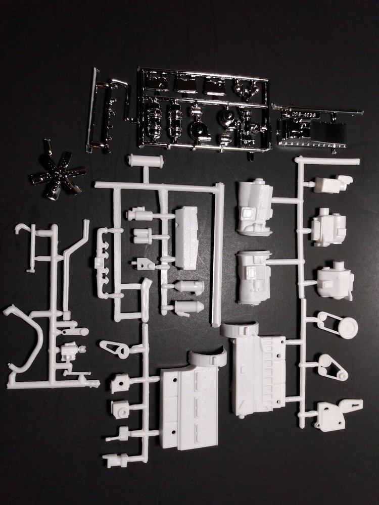 AMT Kenworth W-925 Tractor 1/25 Cummins 6 cylinder diesel engine motor nta-370