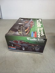 Monogram 2701 1/24 Car Model kit 1971 ’71 Cuda Street Machine Hemi Motor