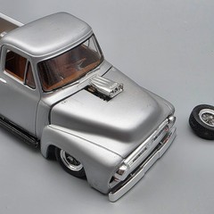 1956 Ford F-100 1/25 Built Model Truck Parts Diorama Display Broken Wheel