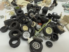 Huge Vintage Junkyard 1/25 Scale Model Plastic Cars Lot Parts 1970s