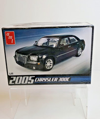 2019 AMT 1:25 Model Kit ~ 2005 CHRYSLER 300C Black ~ NEW SEALED