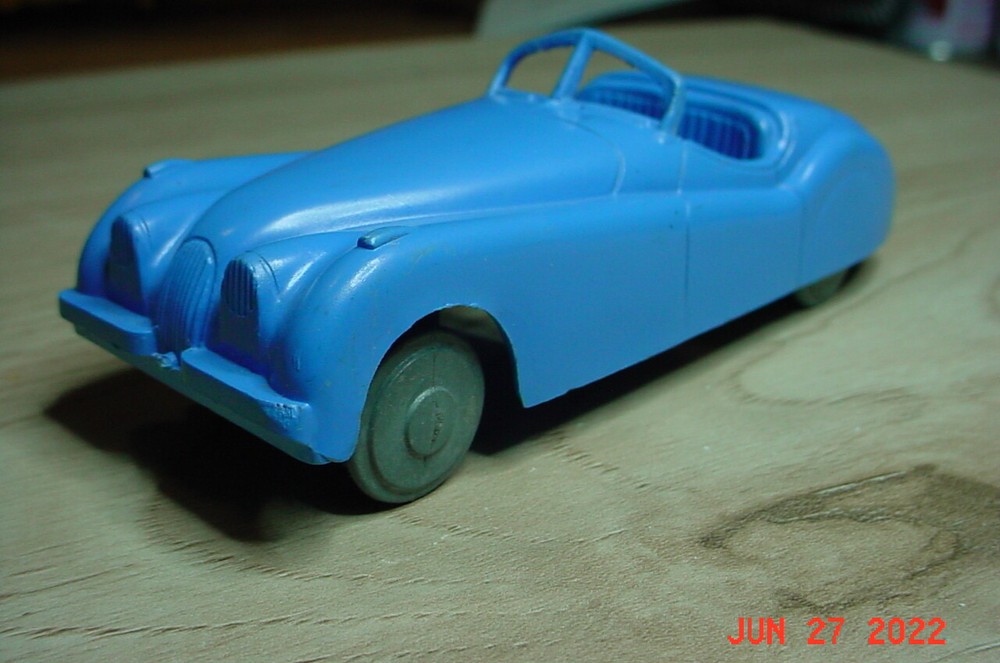 Vintage 1953 Jaguar XK120 Blue Metal Disc Wheels Axles 4-1/8″ long ac21e
