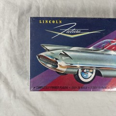 Revell Model Kit Lincoln Futura # 1270 • 1:25 Scale 1995 NEW SEALED NOS