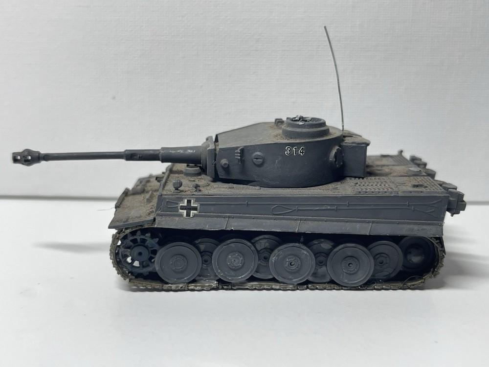 Tiger I Tank Plastic Model